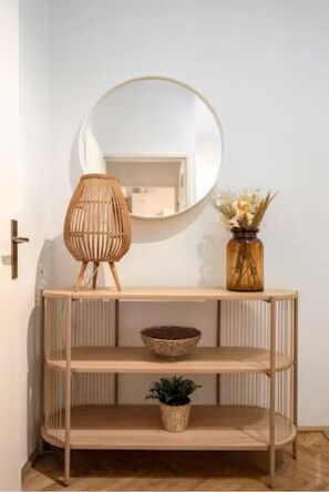 Decoración personalizada, muebles diferentes y escritorio