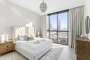 Deluxe Apartment - WelHome - Cozy 3BR With Maids Room & Access to Dubai Mall (Dubai)