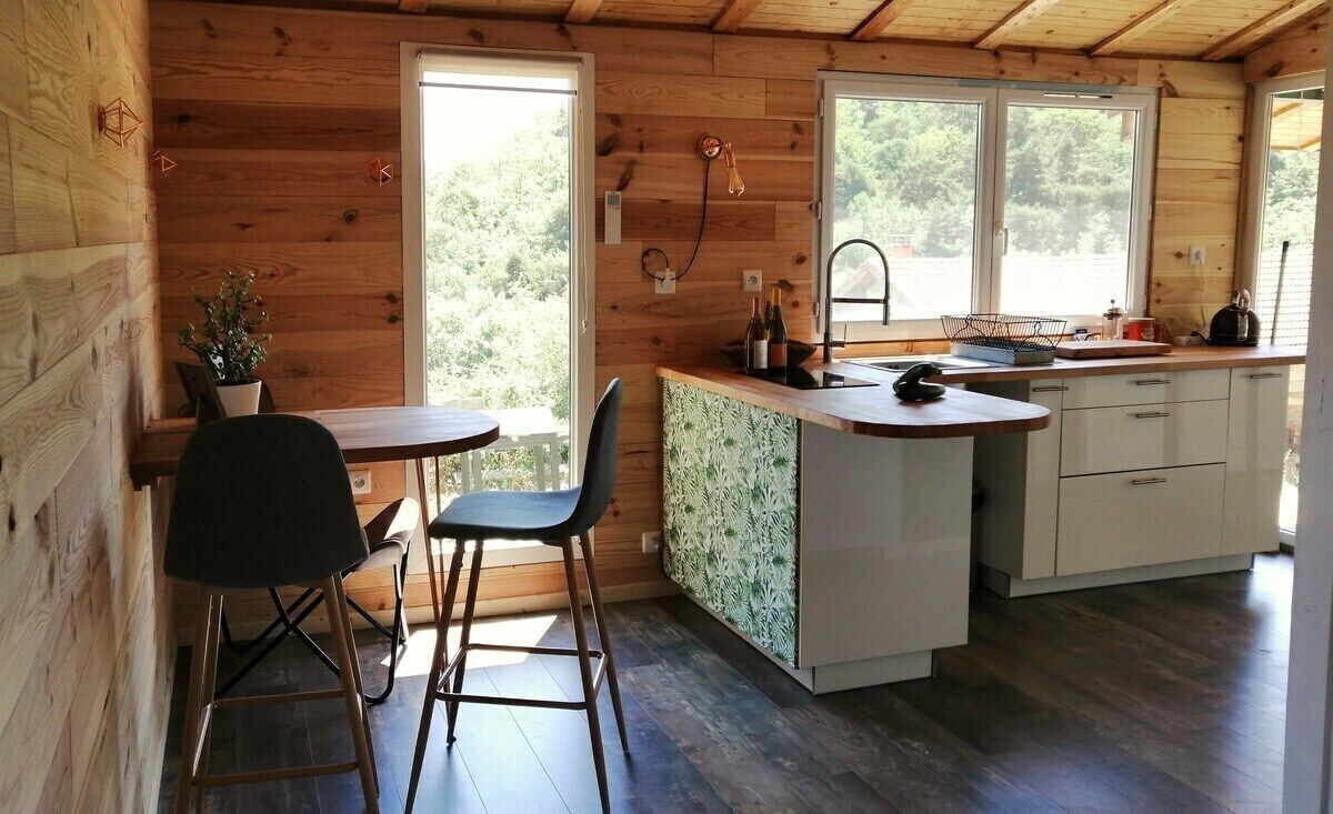 Kaffetrakter/tekoker, kjøleskap, mikrobølgeovn og ovn