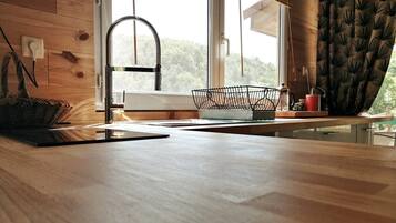 Kaffetrakter/tekoker, kjøleskap, mikrobølgeovn og ovn