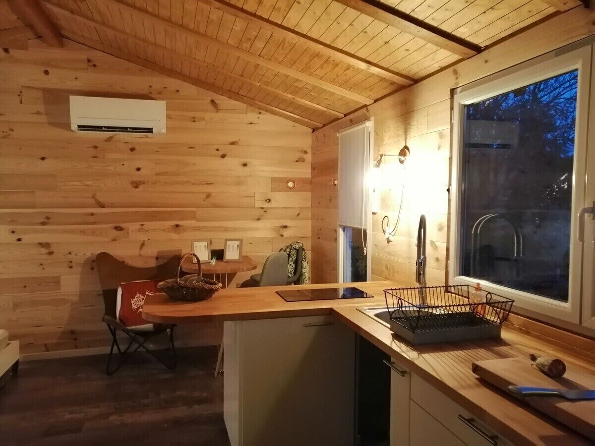 Kaffetrakter/tekoker, kjøleskap, mikrobølgeovn og ovn