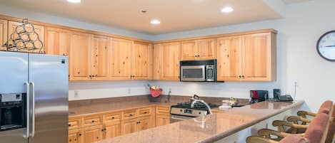 Kondominium, 1 kamar tidur | Dapur pribadi | Lemari es, oven, dan mesin pembuat kopi/teh