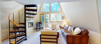 Ketchum Cottage- Pet Friendly & Walk to Downtown Ketchum