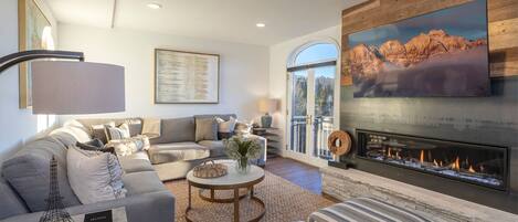 Condo, 4 Bedrooms | Living area