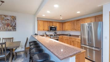 Condo, 2 habitaciones | Cocina privada