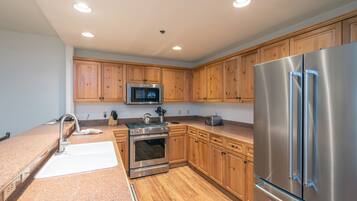 Condo, 2 habitaciones | Cocina privada