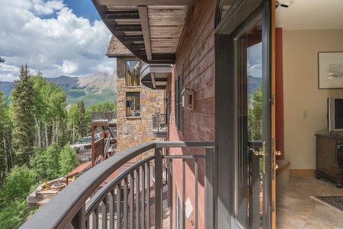 Bear Creek Lodge 305 3 Bedroom Condo by Alpine Lodging Telluride