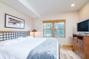 Condo, 3 Bedrooms - Bear Creek Lodge 305 3 Bedroom Condo by Alpine Lodging Telluride (Telluride)