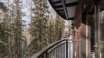 Condo, 1 Bedroom | Property grounds