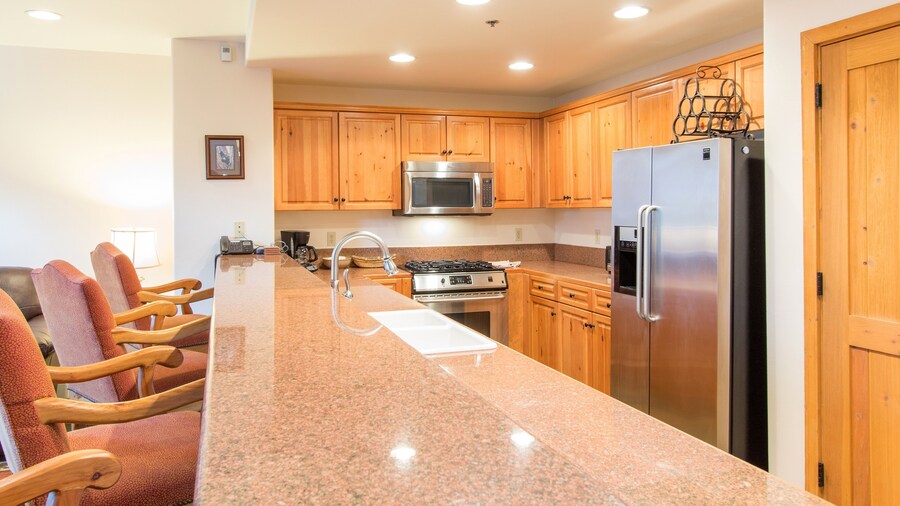 Bear Creek Lodge 208 2 Bedroom Condo by Alpine Lodging Telluride