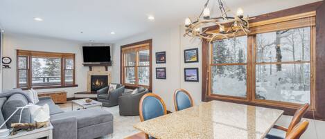 Condo, 1 Bedroom | Dining