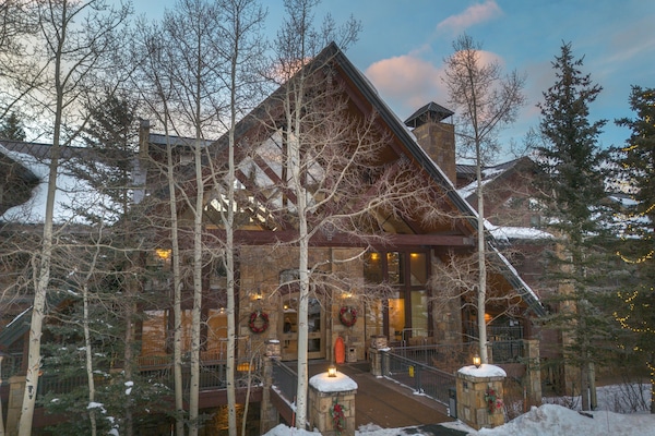Condo, 2 Bedrooms | Exterior