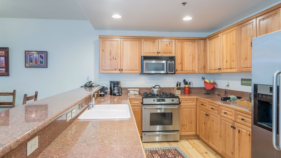 Bear Creek Lodge 108a 1 Bedroom Condo by Alpine Lodging Telluride