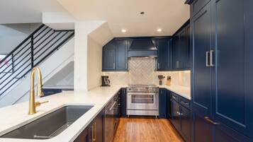 Condo, 4 habitaciones | Cocina privada