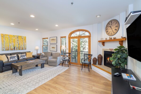 Apartamento, 2 habitaciones | Zona de estar