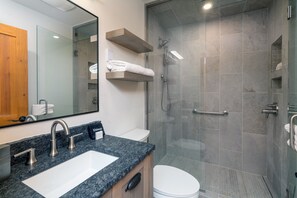 Condo, 2 Bedrooms | Bathroom | Towels, shampoo