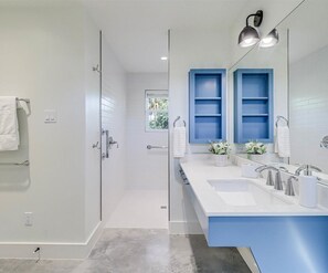 Casa de campo, 1 habitación | Baño | Toallas y shampoo 
