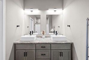 Towels, soap, shampoo, toilet paper