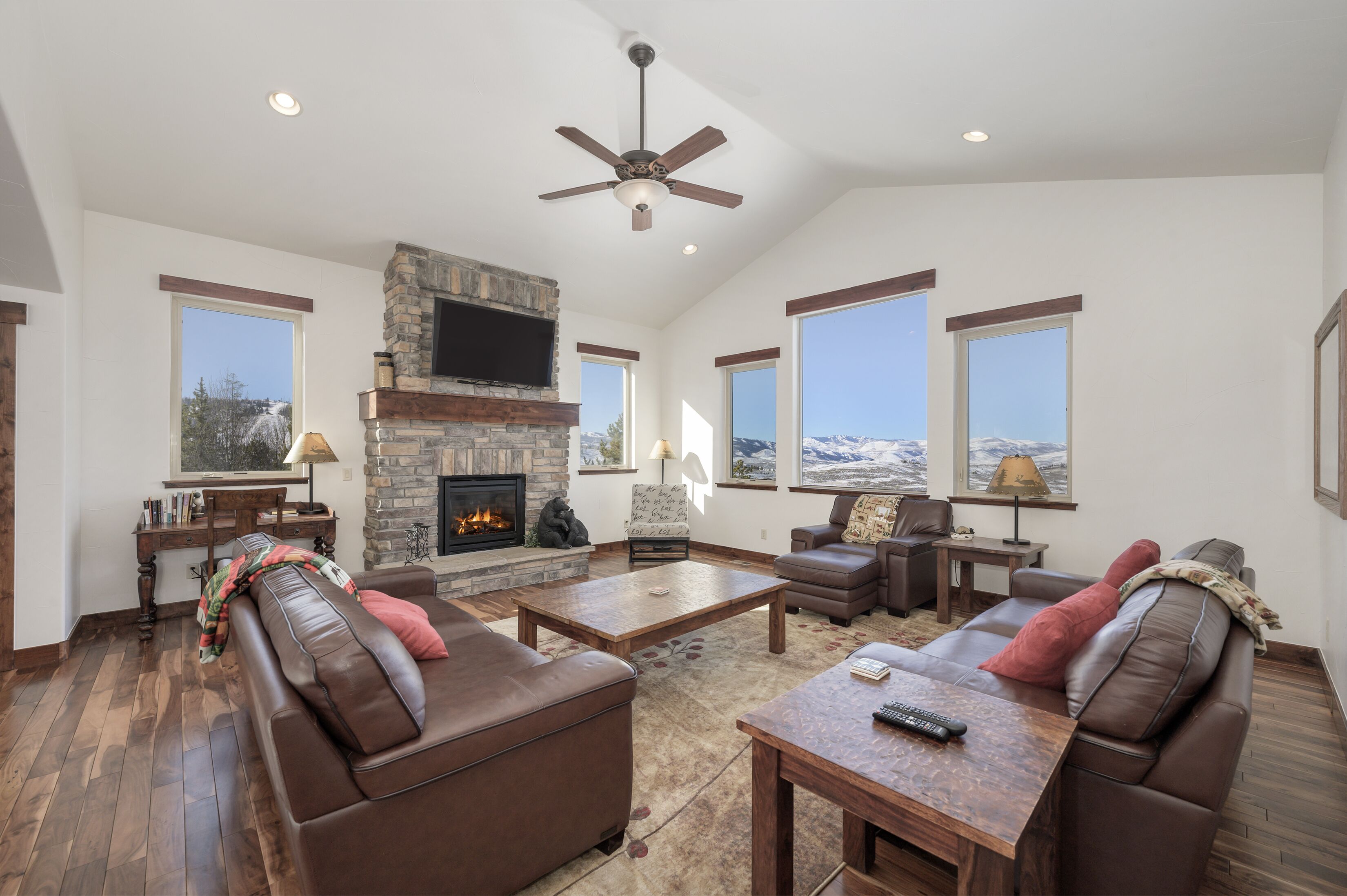 Smart TV, fireplace, offices