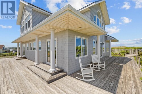 Ocean View Cottage In The Heart Of North Rustico- Seconds To Beach & Restaurants