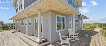 Ocean View Cottage In The Heart Of North Rustico- Seconds To Beach & Restaurants