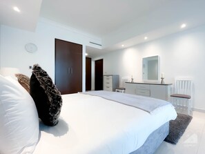 Apartment (2 Bedrooms) | 2 Schlafzimmer, Bügeleisen/Bügelbrett, Babybetten, Bettwäsche