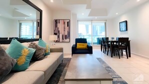 Apartment (2 Bedrooms) | Wohnzimmer
