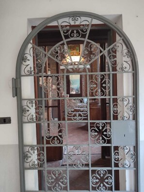 Interior - 2 Bedroom Cottage in Cormano (Cormano)