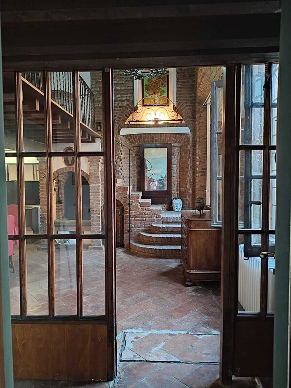 Interior - 2 Bedroom Cottage in Cormano (Cormano)