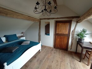 2 bedrooms, travel cot, free WiFi, bed sheets - La Grange de Fter Entourée par la Nature, les Bois, des Champs et un Étang! (Onhaye)