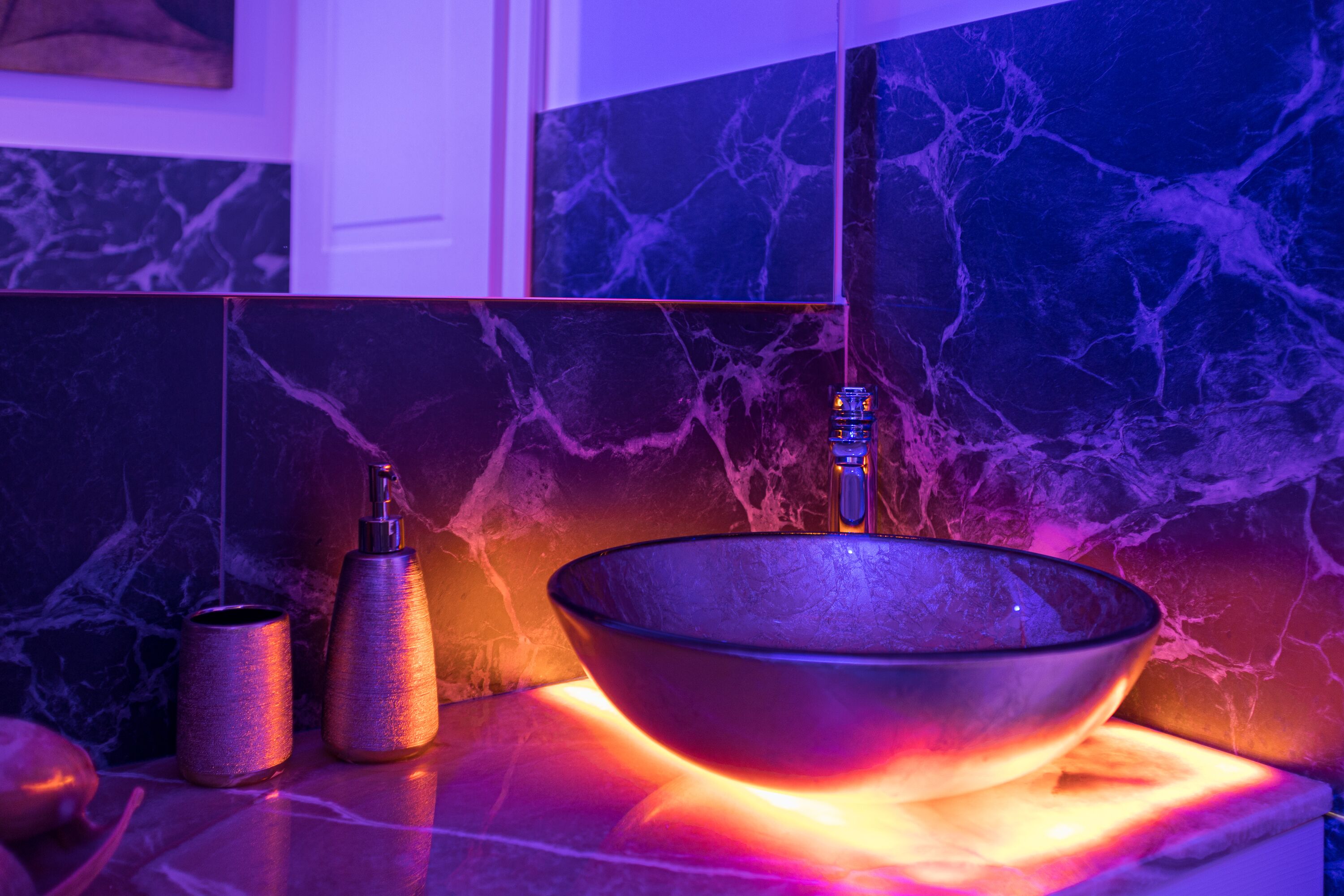 Luxury-Zimmer | Badezimmer | Kostenlose Toilettenartikel, Haartrockner
