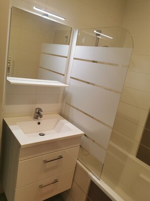 Towels, toilet paper