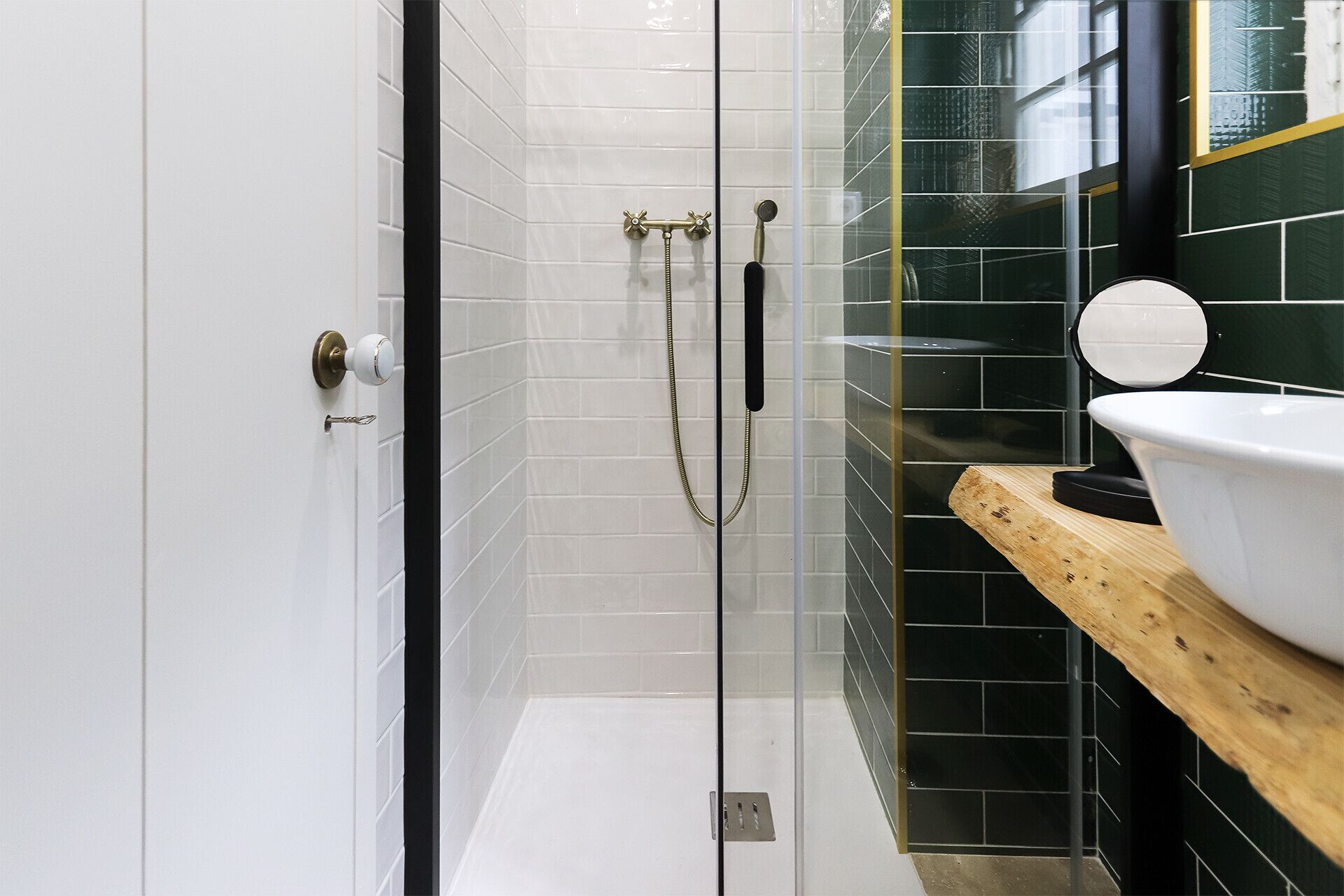 Shower, towels