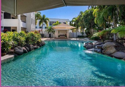 2BR Marina Apartment - Walk to Ferry-Casino-Strand
