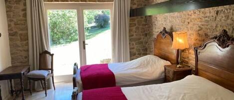 3 多间卧室、办公桌、熨斗/熨衣板、旅行婴儿床