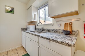 Interior - San Antonio Townhome: 3 Mi to Lackland Afb! (San Antonio)
