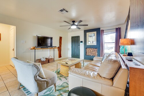 San Antonio Townhome: 3 Mi to Lackland Afb!