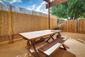 Interior - San Antonio Townhome: 3 Mi to Lackland Afb! (San Antonio)