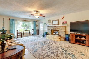 House (3 Bedrooms) | Interior - Waterfront Treasure Coast Home w/ Pool & Lanai! (Fort Pierce)