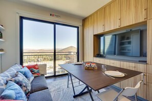 Apartment (0 Bedroom) | Interior