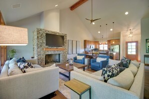 House (4 Bedrooms) | Front of property