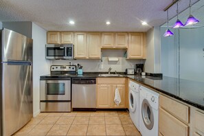 Apartment (2 Bedrooms) | Interior - Shop, Dine, Walk to Beach! Ocean City Condo (Ocean City)