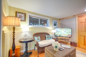 Interior - 'blueberry Lake Retreat:' 7 Mi to Sugarbush Resort (Warren)