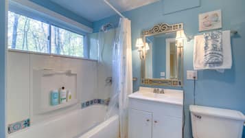 Apartment (2 Bedrooms) | Bathroom