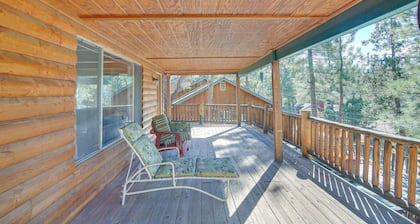Quaint Big Bear Home w/ Hot Tub: 4 Mi to Skiing!