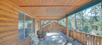 Quaint Big Bear Home w/ Hot Tub: 4 Mi to Skiing!