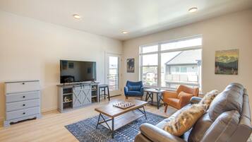 Apartment (3 Bedrooms) | Front of property