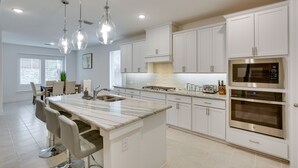 House (5 Bedrooms) | Private kitchen