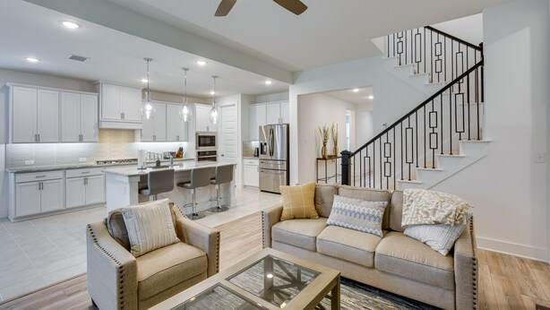 House (5 Bedrooms) | Living area