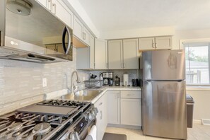 House (3 Bedrooms) | Private kitchen - Pet-friendly Lorain Retreat w/ Fenced Yard! (Lorain)